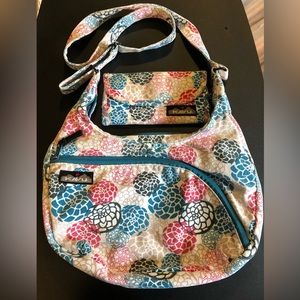 Kavu cross body purse with matching wallet